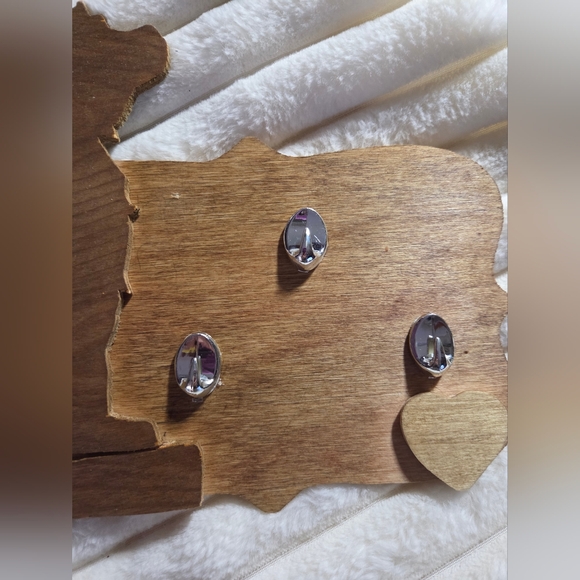 Wooden Dog  Wall Hook Rack in Warm Brown 7.5x 9 Hold Keys And Leash - Picture 2 of 4